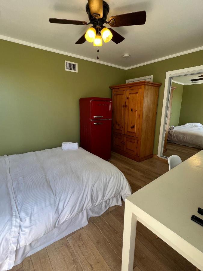 Private Room W/ Private Room Entrance & Free Wifi & Ac & Private Fridge Carson Exterior photo